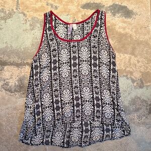 Black and White Patterned Women's Top